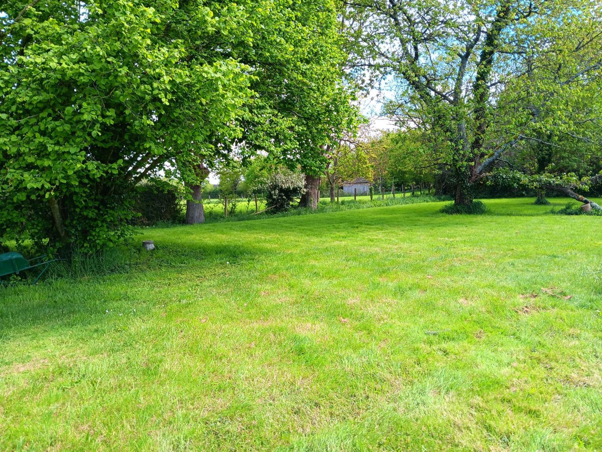 Chambre D'Hotes La Montjoie Bed and Breakfast Sarge-les-le-Mans Rum bild